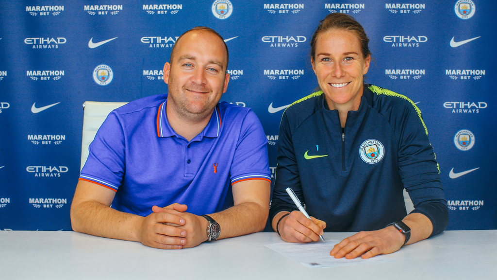 Karen Bardsley agrees new contract with Manchester City Women ...