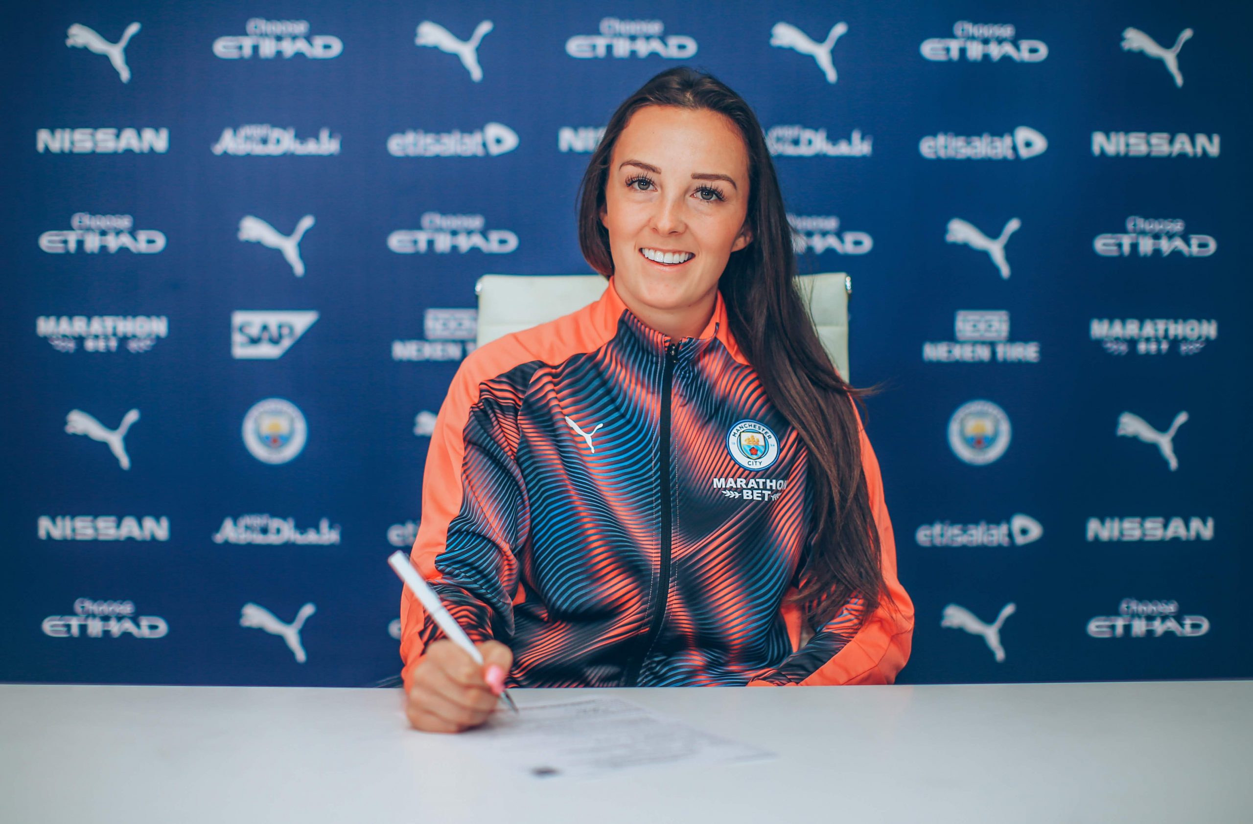 Caroline Weir signs contract extension to stay at Manchester City