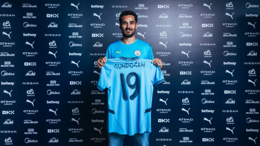 Ilkay Gundogan and his new number 19 shirt