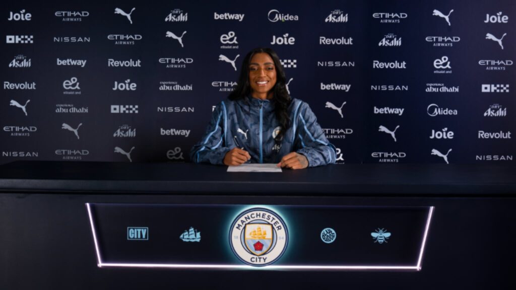 Kerolin Nicoli signs Manchester City Women contract