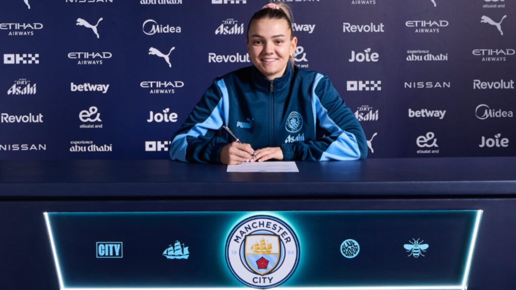 Laura Wienroither signs Man City Women contract